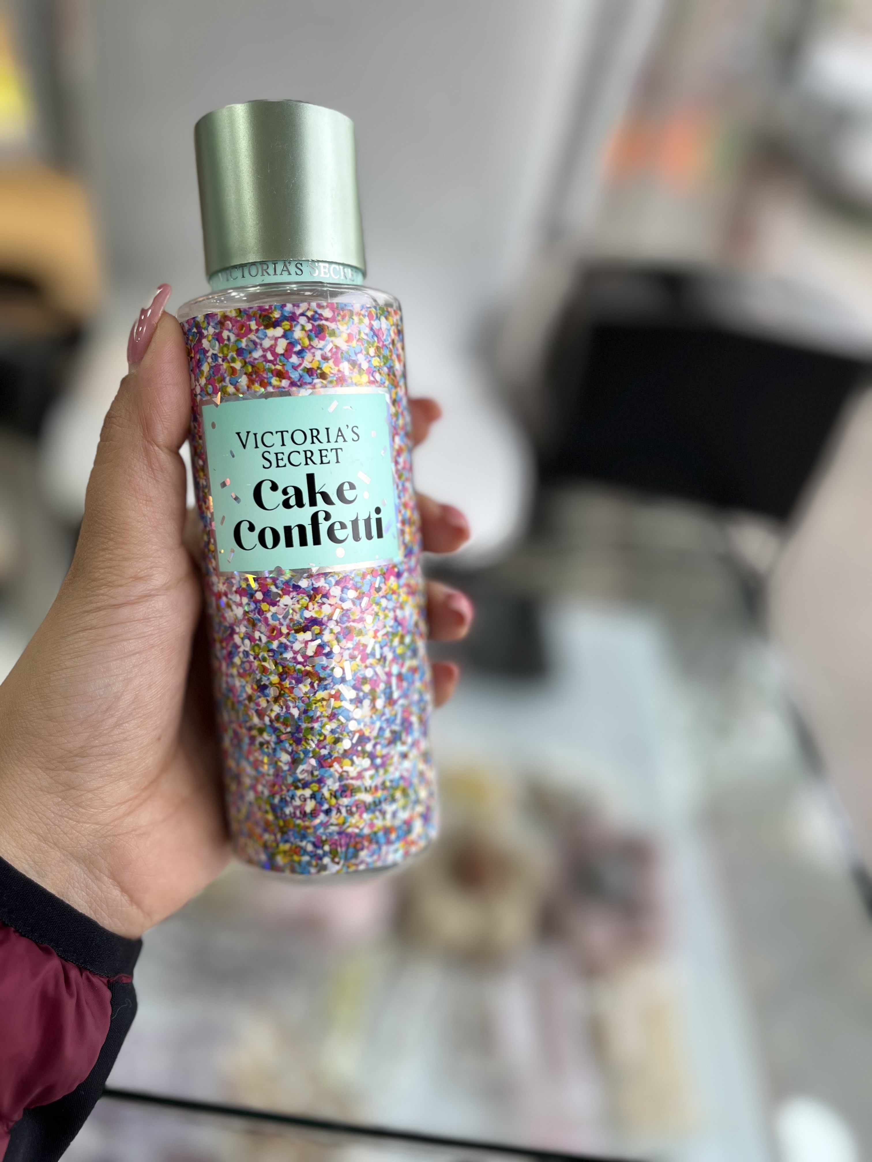 بادی  میست ویکتوریا سیکرت مدل  Cake Confetti حجم 250میلی لیتر