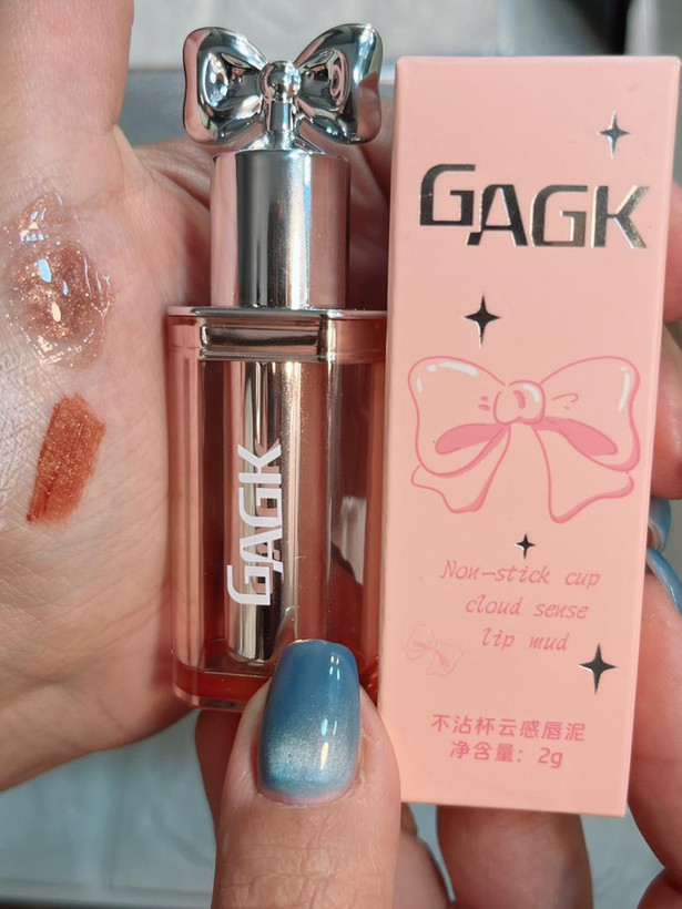 رژ لب مایع مات پاپیونی رنگ قهوه ای