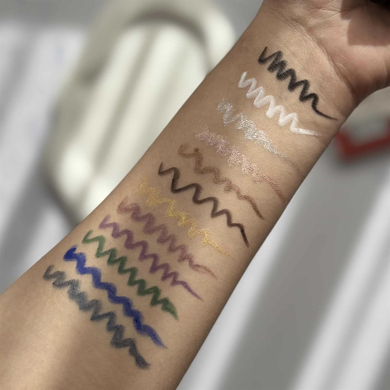 مداد چشم پیچی کره ایی